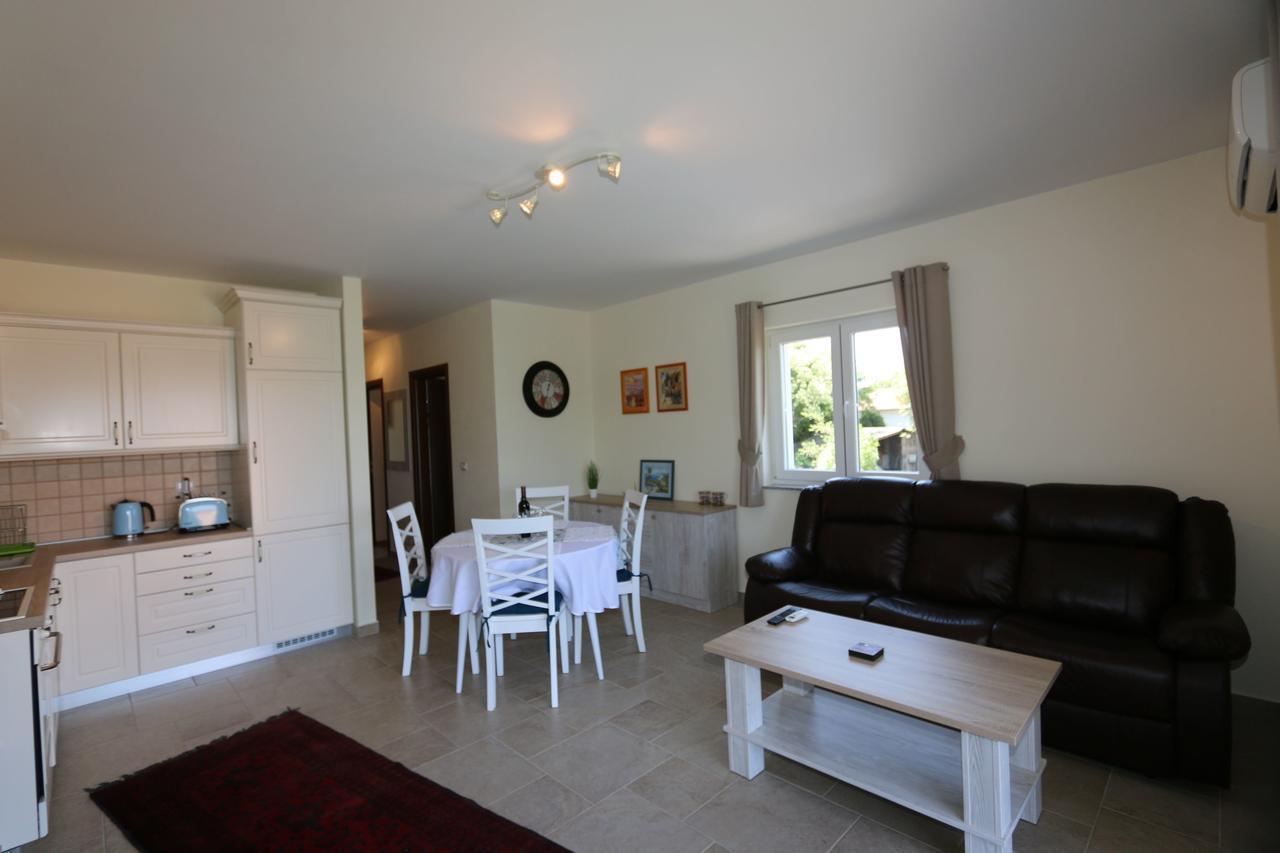 Apartment Soline Cove Eksteriør billede